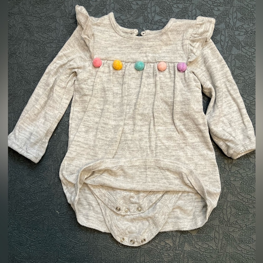 Beautiful dress 12-18M
